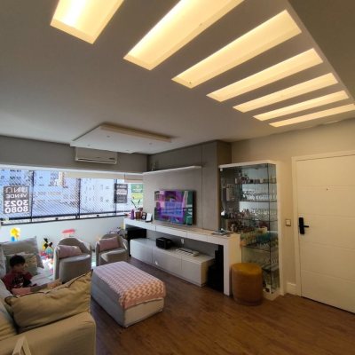 Apartamentos com 109m², 3 quartos, 2 suítes, 1 garagem, no bairro Centro em Florianópolis