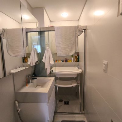 Apartamentos com 109m², 3 quartos, 2 suítes, 1 garagem, no bairro Centro em Florianópolis