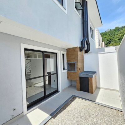 Sobrado Residencial com 84m², 2 quartos, 2 suítes, 1 garagem, no bairro Bela Vista em Palhoça