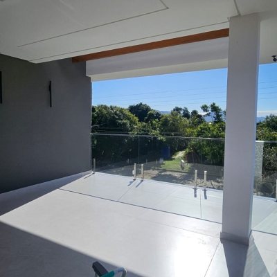 Casa Residencial com 310m², 5 quartos, 3 suítes, 2 garagens, no bairro Daniela em Florianópolis