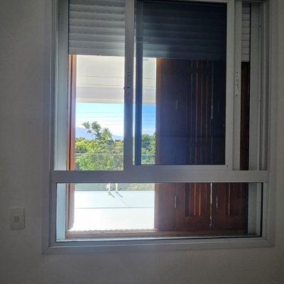 Casa Residencial com 310m², 5 quartos, 3 suítes, 2 garagens, no bairro Daniela em Florianópolis
