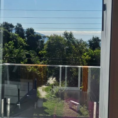 Casa Residencial com 310m², 5 quartos, 3 suítes, 2 garagens, no bairro Daniela em Florianópolis