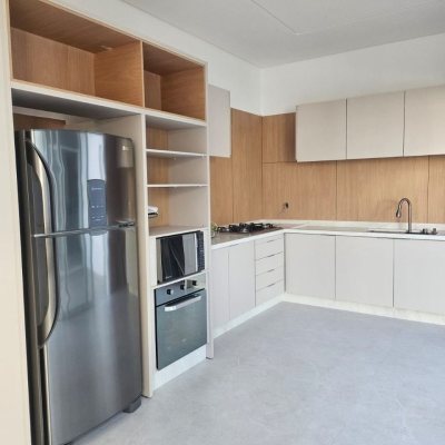 Casa Residencial com 310m², 5 quartos, 3 suítes, 2 garagens, no bairro Daniela em Florianópolis