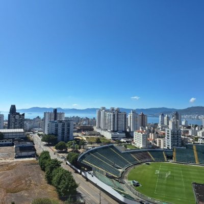 Apartamentos com 96m², 3 quartos, 2 suítes, 2 garagens, no bairro Estreito em Florianópolis