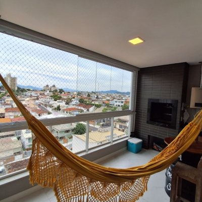 Apartamentos com 96m², 3 quartos, 2 suítes, 2 garagens, no bairro Estreito em Florianópolis