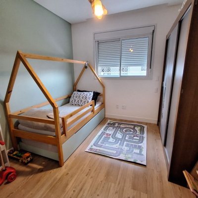 Apartamentos com 96m², 3 quartos, 2 suítes, 2 garagens, no bairro Estreito em Florianópolis
