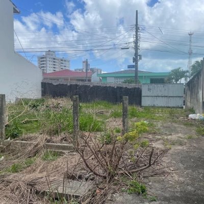 Terrenos Residenciais com 412m², no bairro Capoeiras em Florianópolis