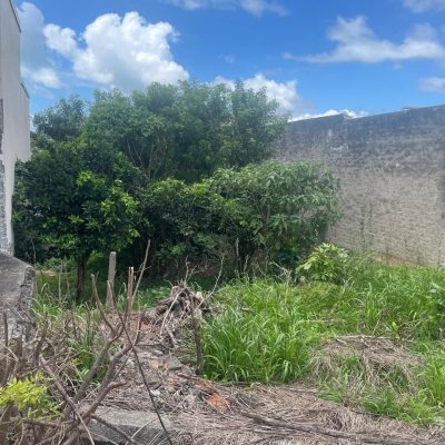 Terrenos Residenciais com 412m², no bairro Capoeiras em Florianópolis