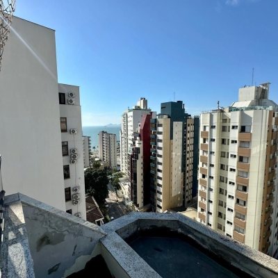 Cobertura com 483m², 4 quartos, 2 suítes, 2 garagens, no bairro Centro em Florianópolis