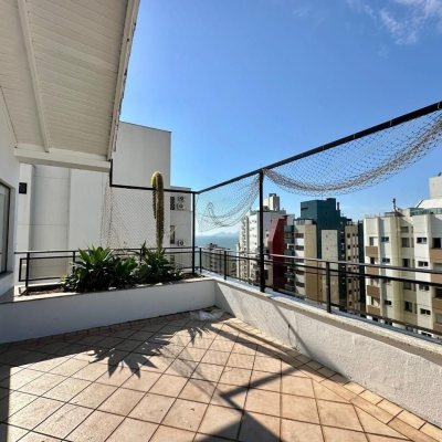 Cobertura com 483m², 4 quartos, 2 suítes, 2 garagens, no bairro Centro em Florianópolis