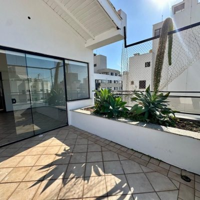 Cobertura com 483m², 4 quartos, 2 suítes, 2 garagens, no bairro Centro em Florianópolis