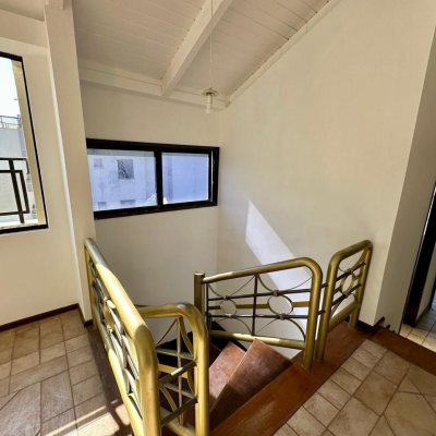 Cobertura com 483m², 4 quartos, 2 suítes, 2 garagens, no bairro Centro em Florianópolis
