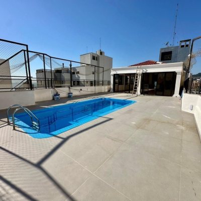 Cobertura com 483m², 4 quartos, 2 suítes, 2 garagens, no bairro Centro em Florianópolis