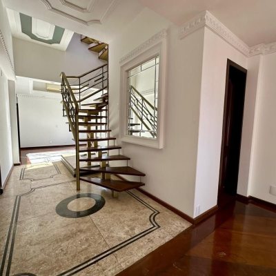 Cobertura com 483m², 4 quartos, 2 suítes, 2 garagens, no bairro Centro em Florianópolis