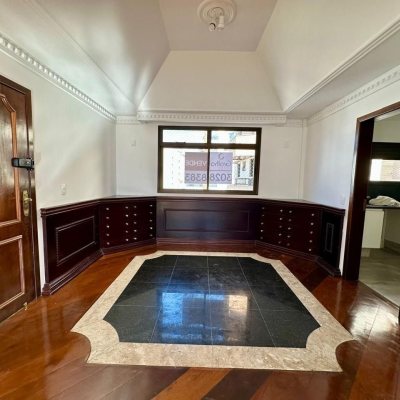 Cobertura com 483m², 4 quartos, 2 suítes, 2 garagens, no bairro Centro em Florianópolis