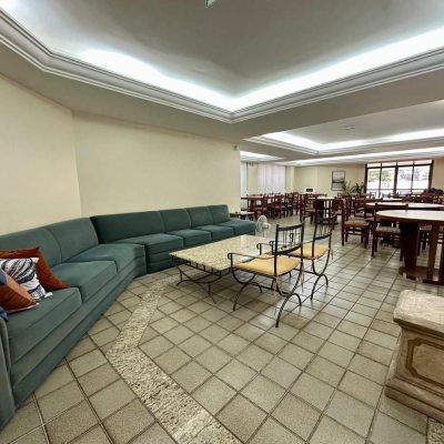 Cobertura com 483m², 4 quartos, 2 suítes, 2 garagens, no bairro Centro em Florianópolis