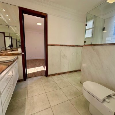 Cobertura com 483m², 4 quartos, 2 suítes, 2 garagens, no bairro Centro em Florianópolis