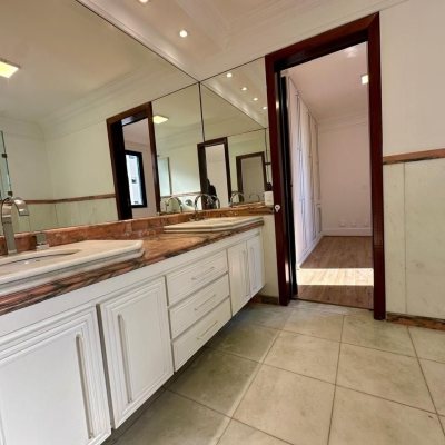 Cobertura com 483m², 4 quartos, 2 suítes, 2 garagens, no bairro Centro em Florianópolis