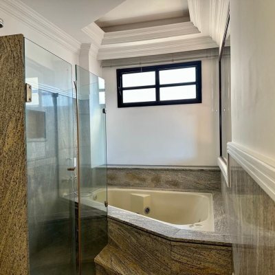 Cobertura com 483m², 4 quartos, 2 suítes, 2 garagens, no bairro Centro em Florianópolis