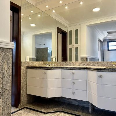 Cobertura com 483m², 4 quartos, 2 suítes, 2 garagens, no bairro Centro em Florianópolis