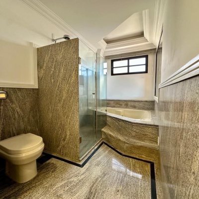 Cobertura com 483m², 4 quartos, 2 suítes, 2 garagens, no bairro Centro em Florianópolis