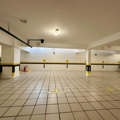 Cobertura com 483m², 4 quartos, 2 suítes, 2 garagens, no bairro Centro em Florianópolis