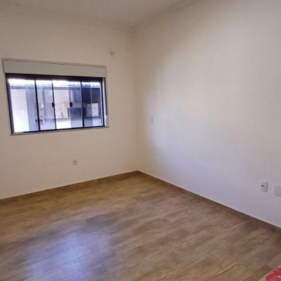 Casa em Condomínio com 134m², 3 quartos, 1 suíte, 2 garagens, no bairro Cachoeira Do Bom Jesus em Florianópolis