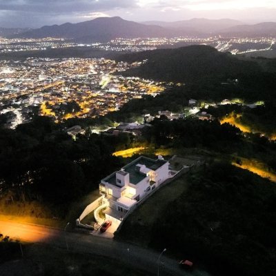 Casa em Condomínio com 1100m², 5 quartos, 5 suítes, 3 garagens, no bairro Roçado em São José