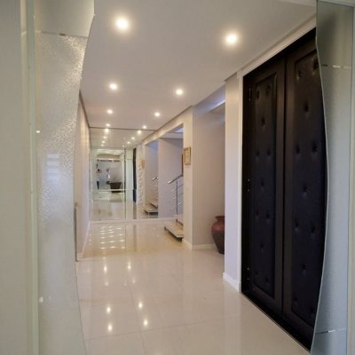 Casa em Condomínio com 1100m², 5 quartos, 5 suítes, 3 garagens, no bairro Roçado em São José