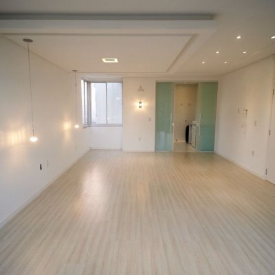 Casa em Condomínio com 1100m², 5 quartos, 5 suítes, 3 garagens, no bairro Roçado em São José