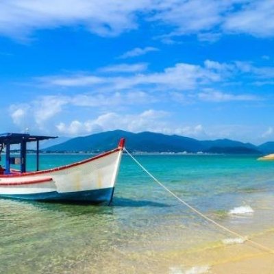 Predio com 550m², 5 garagens, no bairro Ponta Das Canas em Florianópolis