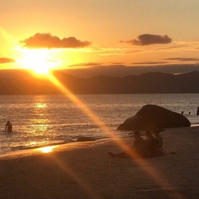 Predio com 550m², 5 garagens, no bairro Ponta Das Canas em Florianópolis