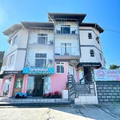 Predio com 550m², 5 garagens, no bairro Ponta Das Canas em Florianópolis