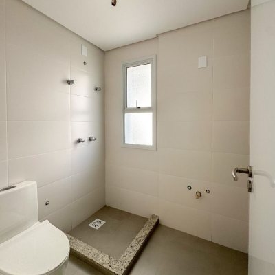 Apartamentos com 79m², 2 quartos, 1 suíte, 2 garagens, no bairro João Paulo em Florianópolis