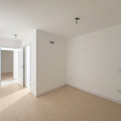 Apartamentos com 79m², 2 quartos, 1 suíte, 2 garagens, no bairro João Paulo em Florianópolis
