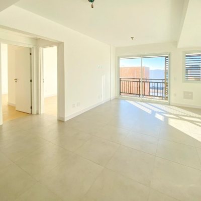 Apartamentos com 71m², 2 quartos, 1 suíte, 2 garagens, no bairro João Paulo em Florianópolis