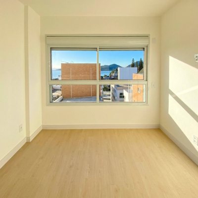 Apartamentos com 71m², 2 quartos, 1 suíte, 2 garagens, no bairro João Paulo em Florianópolis