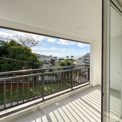 Apartamentos com 80m², 2 quartos, 2 suítes, 2 garagens, no bairro João Paulo em Florianópolis