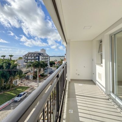 Apartamentos com 80m², 2 quartos, 2 suítes, 2 garagens, no bairro João Paulo em Florianópolis