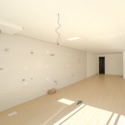 Apartamentos com 80m², 2 quartos, 2 suítes, 2 garagens, no bairro João Paulo em Florianópolis