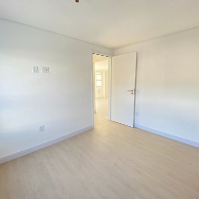 Apartamentos com 126m², 3 quartos, 3 suítes, 3 garagens, no bairro João Paulo em Florianópolis