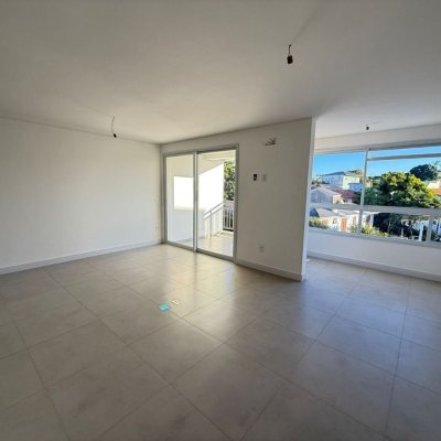 Apartamentos com 94m², 1 quarto, 1 suíte, 2 garagens, no bairro João Paulo em Florianópolis