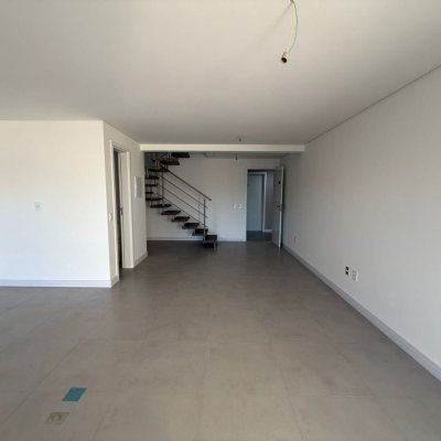 Apartamentos com 96m², 1 quarto, 1 suíte, 2 garagens, no bairro João Paulo em Florianópolis