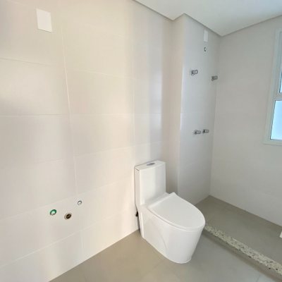 Apartamentos com 122m², 3 quartos, 2 suítes, 3 garagens, no bairro João Paulo em Florianópolis