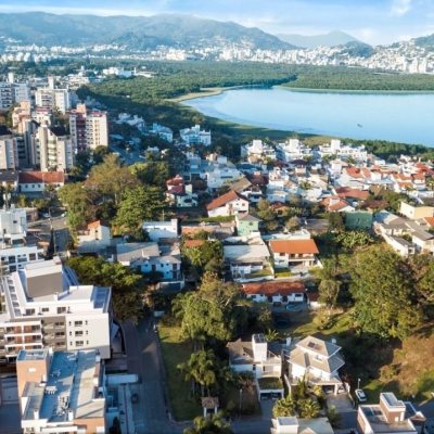 Apartamentos com 122m², 3 quartos, 2 suítes, 3 garagens, no bairro João Paulo em Florianópolis