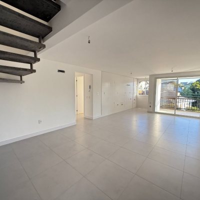 Apartamentos com 122m², 3 quartos, 2 suítes, 3 garagens, no bairro João Paulo em Florianópolis