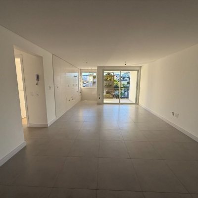 Apartamentos com 122m², 3 quartos, 2 suítes, 3 garagens, no bairro João Paulo em Florianópolis