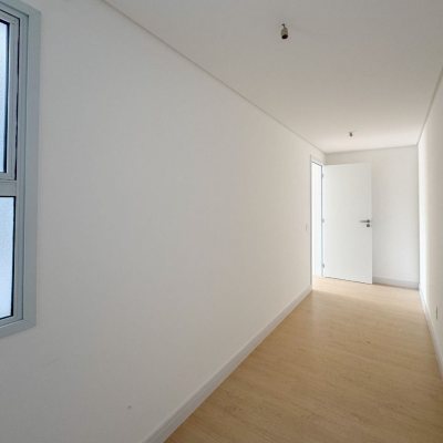 Apartamentos com 102m², 1 quarto, 1 suíte, 2 garagens, no bairro João Paulo em Florianópolis