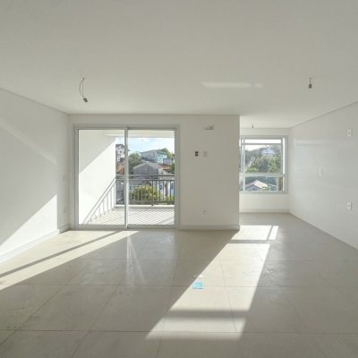 Apartamentos com 102m², 1 quarto, 1 suíte, 2 garagens, no bairro João Paulo em Florianópolis