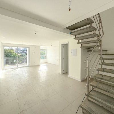 Apartamentos com 100m², 1 quarto, 1 suíte, 2 garagens, no bairro João Paulo em Florianópolis